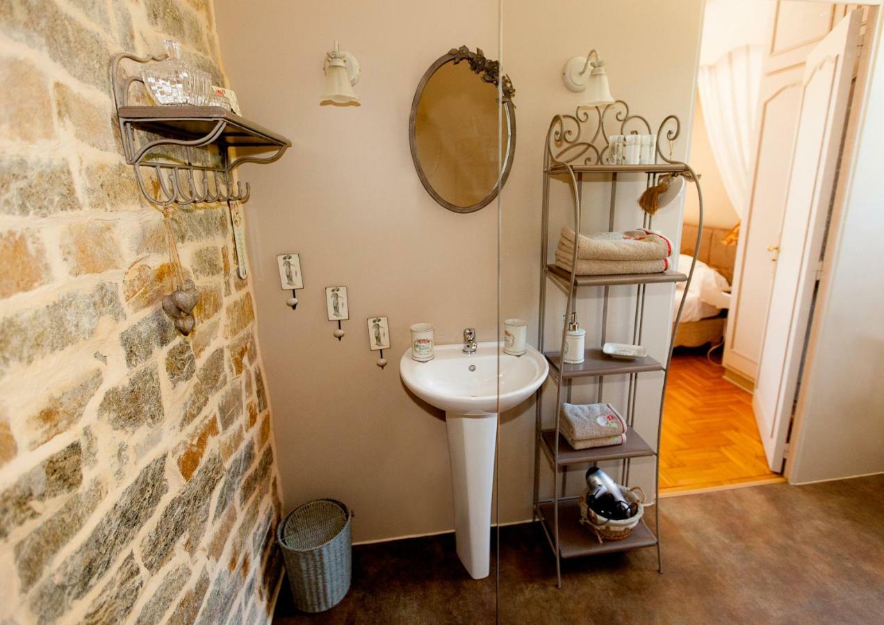 La Gobiniere Bed and Breakfast Saint-Mars-la-Réorthe Exteriör bild